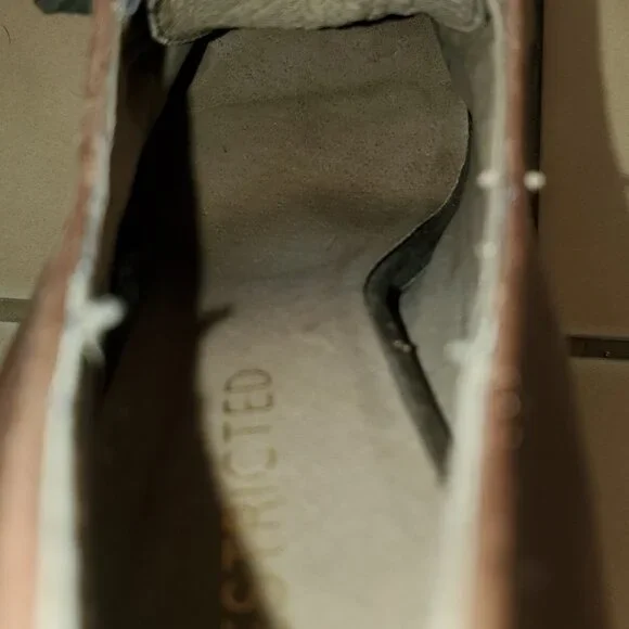 Restricted Brown Leather Lace-Up Oxford Heels – Size 9 - Picture 9 of 16